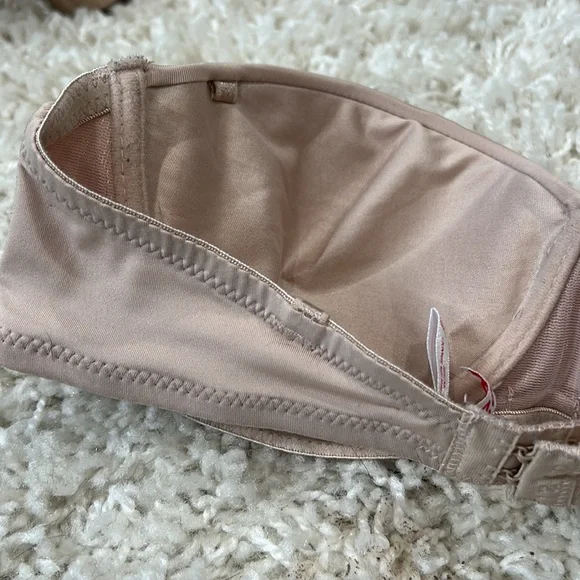 34B Strapless nude bra IZOD - Picture 3 of 3